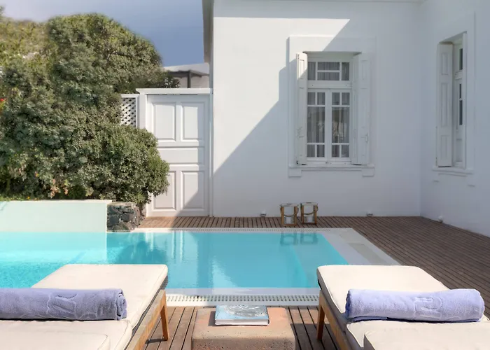 Vedema, A Luxury Collection Resort, Santorini 5*