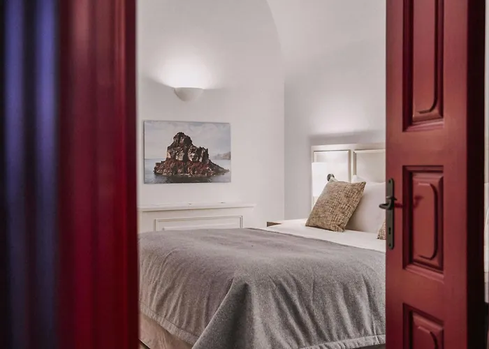 Vedema, A Luxury Collection Resort, Santorini Resort Megalokori